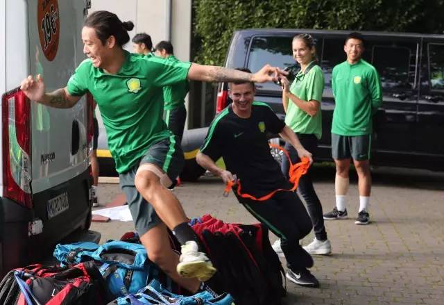 自制皮划艇比赛,野外徒步五公里拉练日记