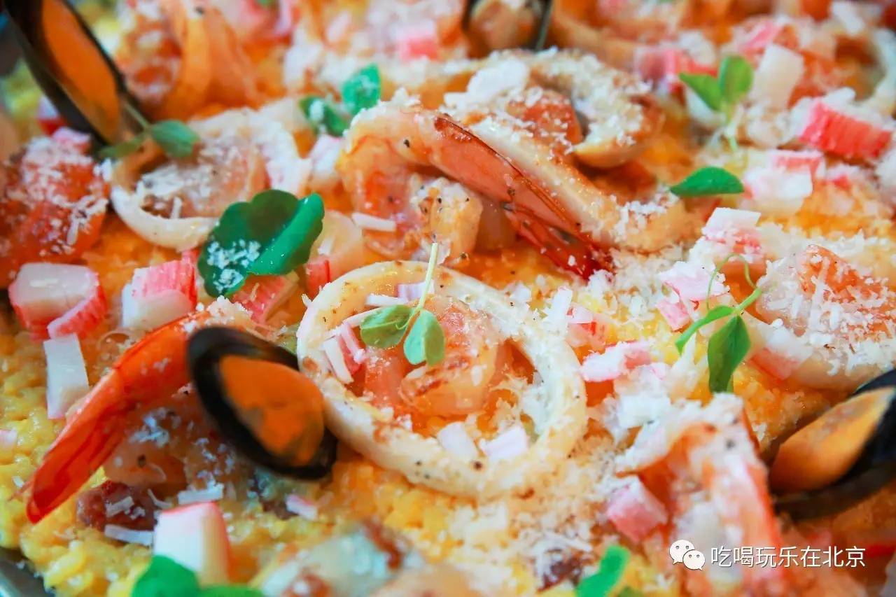 三里屯的这家店,让我甘心被“无人头”戏弄