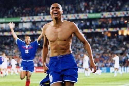 足坛十大柱式中锋,十二怒汉站位在什么时候