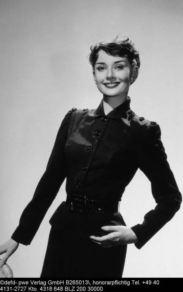 奥黛丽赫本的时代以什么为美,奥黛丽赫本优雅永不过时视频