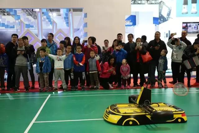 会钓鱼的机器人,能画画的智能机器人