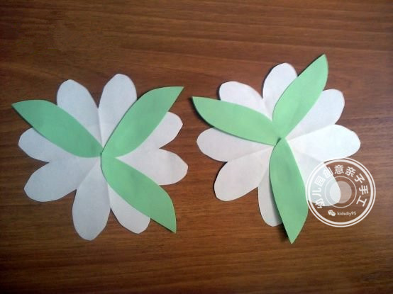 瓶子花朵手工制作幼儿园,瓶子创意花手工幼儿园