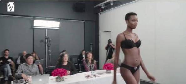 奚梦瑶刘雯维密粉色合照,上海维密秀何穗刘雯奚梦瑶