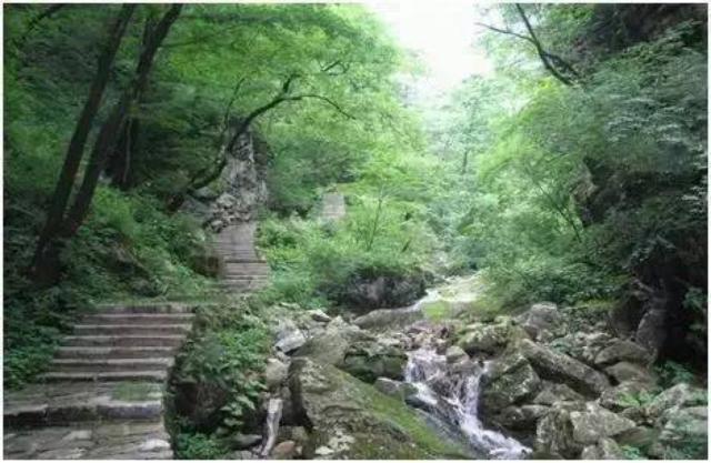 只是去个公园,却翻了几座山!