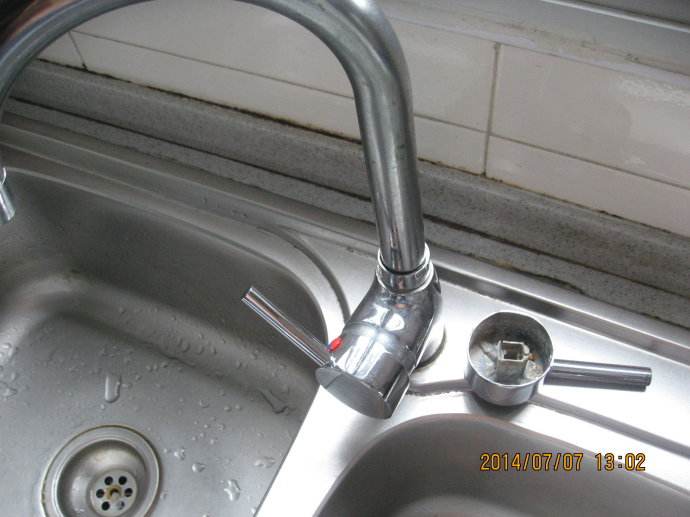 水龙头老是滴水怎么处理,水龙头滴水怎么办教你一招