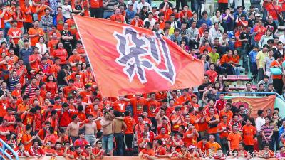 意外和中国足球说再见！14年342场，38岁外援谢幕