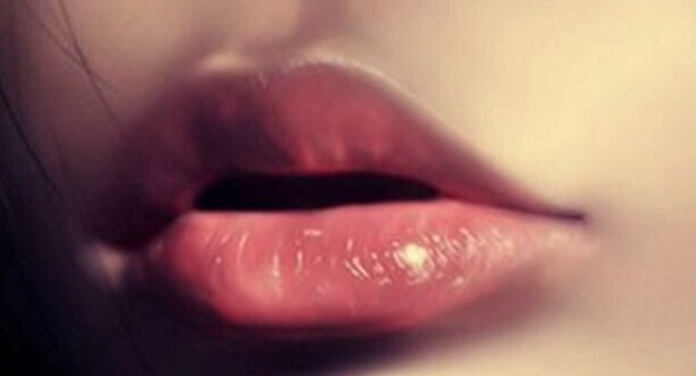 嘴唇上火起泡快速消除是胃火大吗,嘴唇上火起泡快速消除红霉素软膏