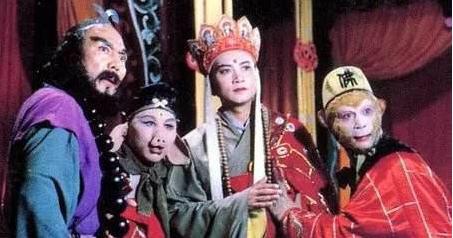 六小龄童猪八戒敢问路在何方,六小龄童猪八戒现在多少岁