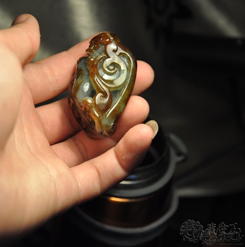 翡翠玉雕雕刻过程,用心去雕刻