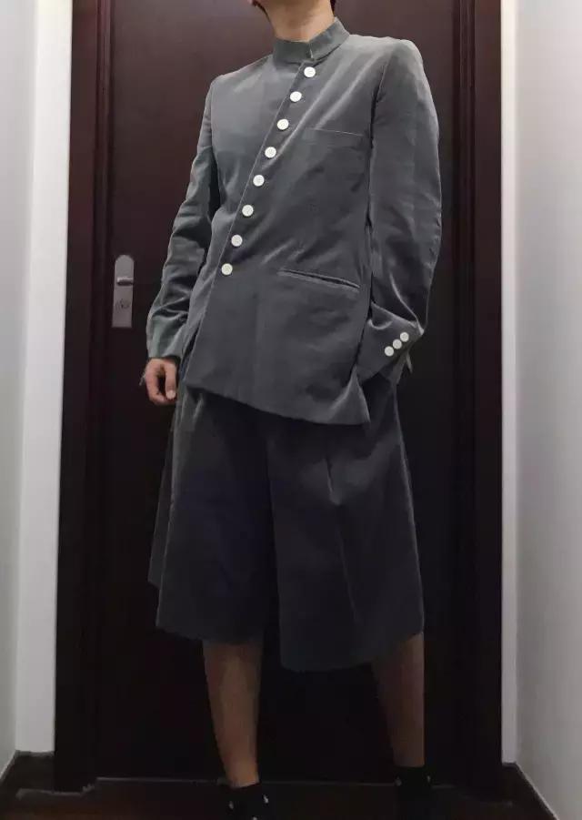 回想几年前买的最好的衣服,两三年前买的衣服你们还穿吗