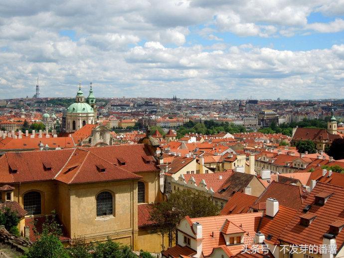 与杭州相等的欧洲小国，房价便宜，幸福指数比日本高