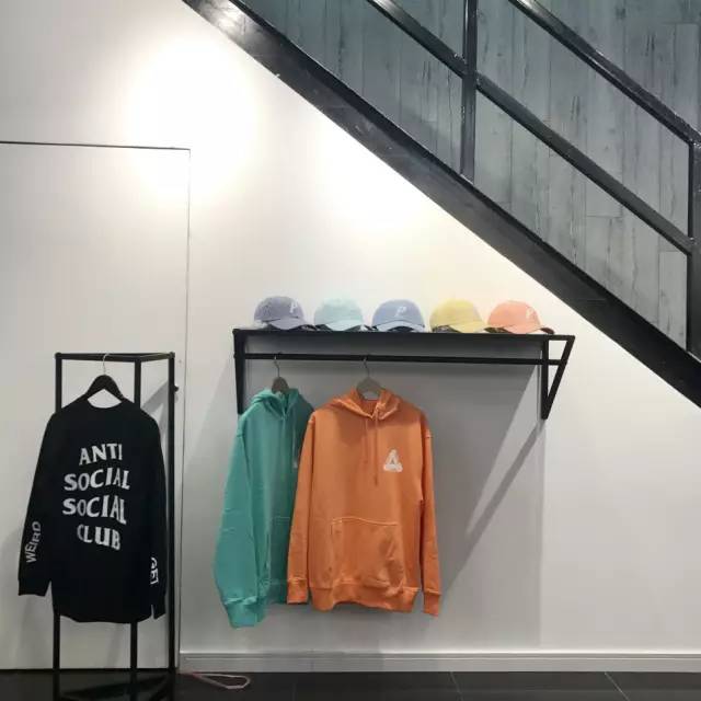 七夕福利|你穿这么潮,就来Supreme逛逛吧