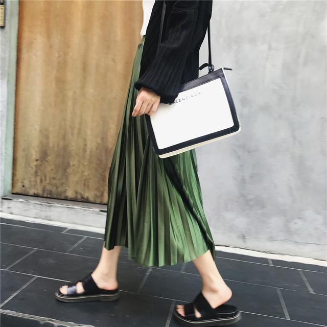 秋季灰色百褶裙怎么搭配好看图片 (2019秋季新款金丝绒百褶裙)