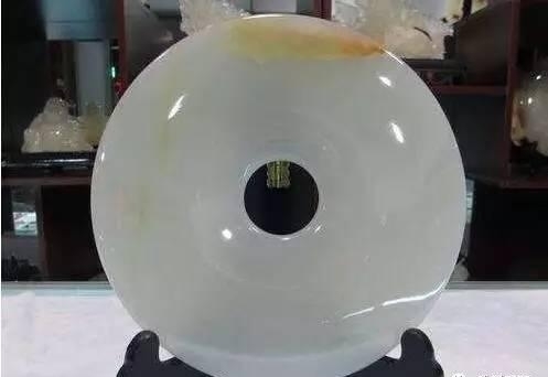 不是玉石石头值钱吗,带玉石的石头值不值钱