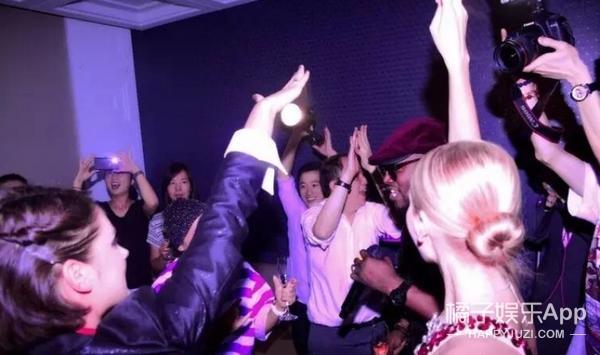 思聪去ktv的视频,思聪夜店