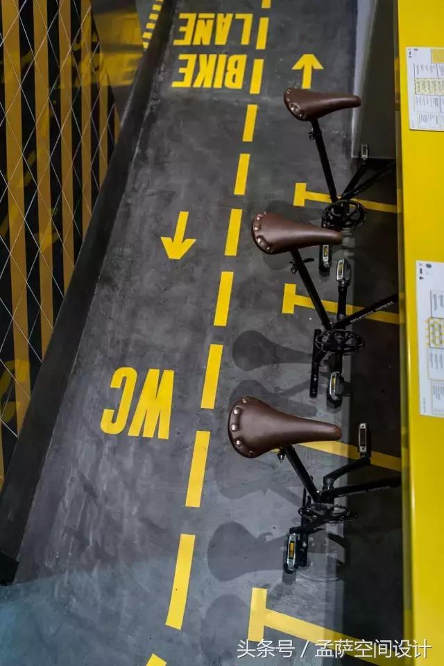 西班牙有家快餐厅也太有意思了,尽然用火腿来做装饰