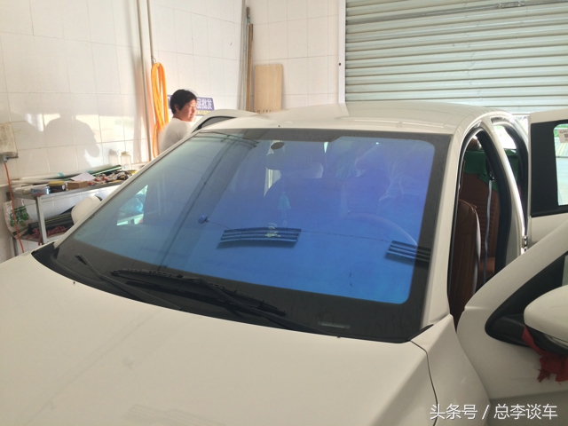 迈巴赫汽车贴玻璃膜多少钱,迈巴赫贴车膜好吗