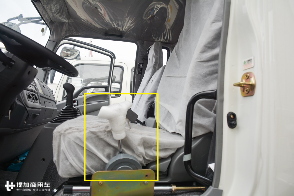 轻卡蓝牌搅拌车,商用混凝土搅拌车多少钱一台