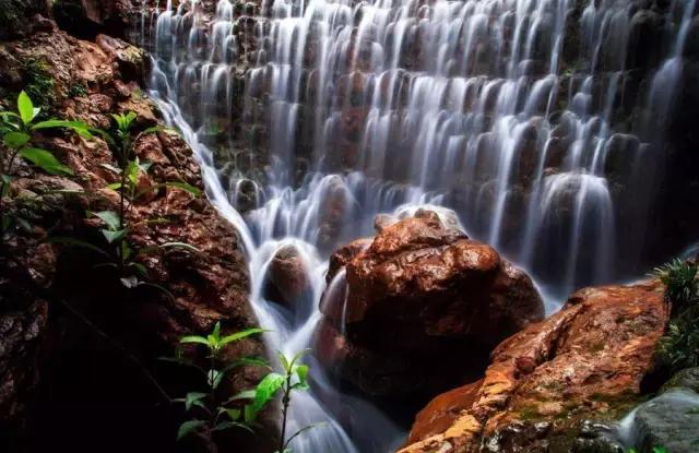 成都周边的野瀑布,成都周边超级宽大瀑布