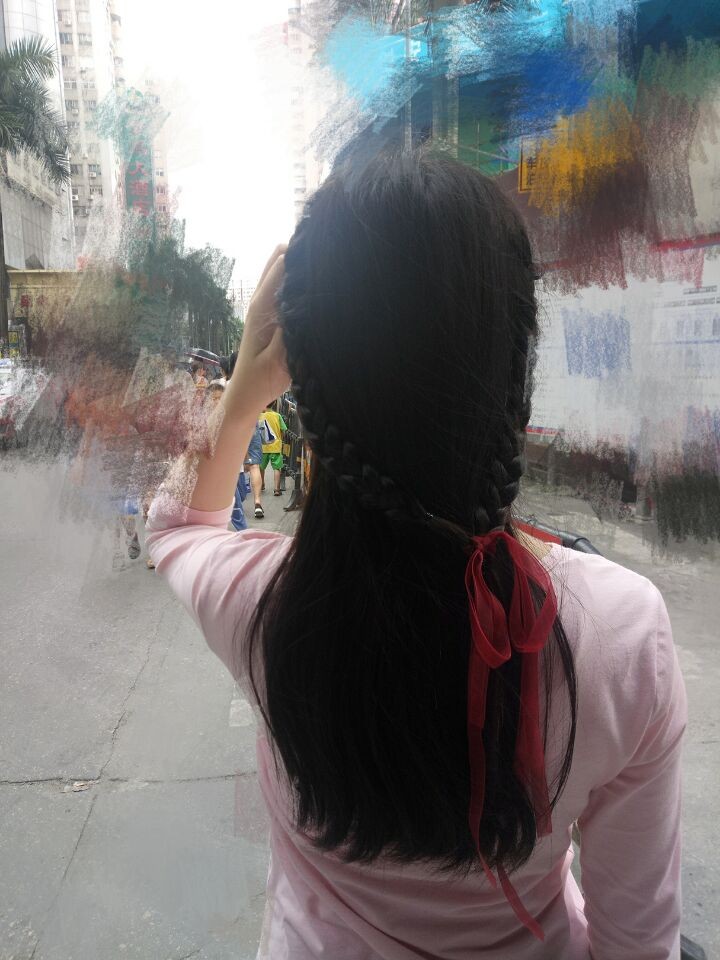 为哈梅斯送上帅气画像的小迷妹Alvin