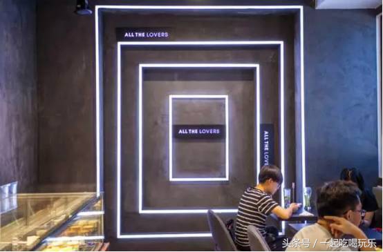 「上海」我们斗胆给上海10大网红马路排了个名!第一名竟不是武