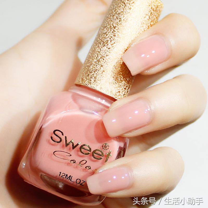 流行色指甲油,诉说你的高冷范儿、绕指柔
