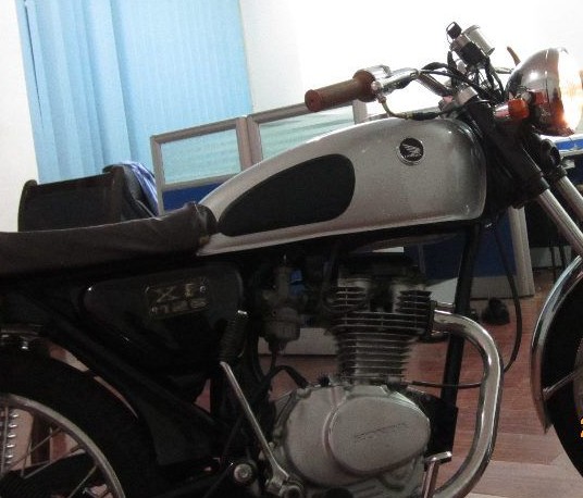 濒临废铁CG125改装复古，还是黑色经典