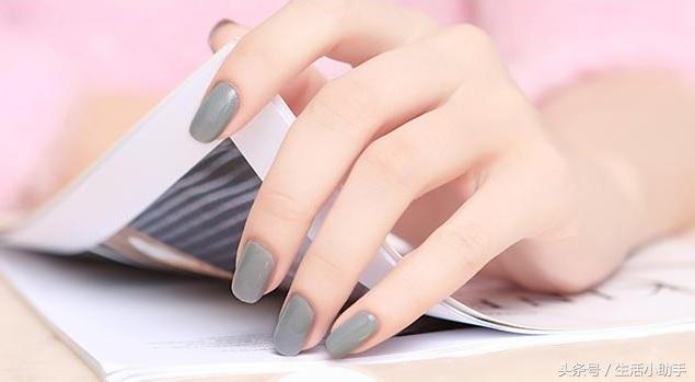 指甲油气质,2023指甲油流行色渐变色