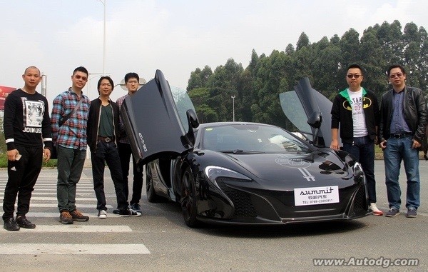 趁女神都去聚会黎Sir偷偷带网友去松山湖约跑!