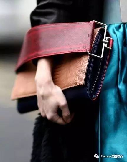 迷你小肩包,现在还流行小皮包包吗