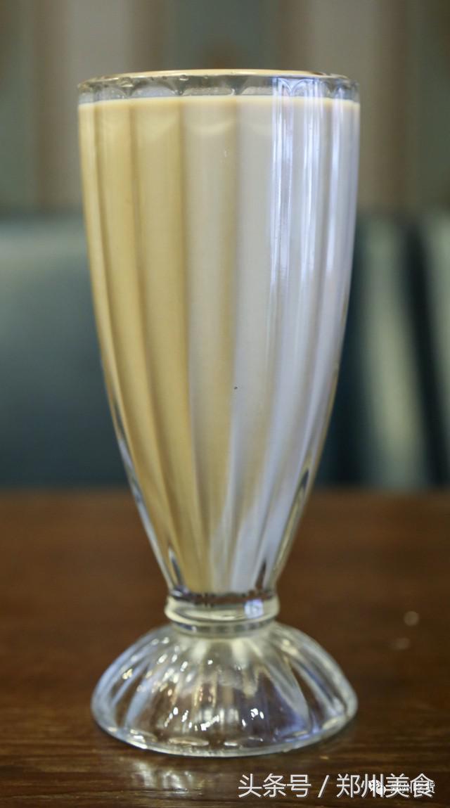 郑州东区萌猫主题披萨小店，铲屎官快来这吸猫了！