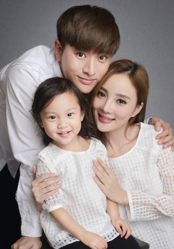 一年级小朋友喜欢老师的原因,一年级小朋友与老师关系融洽