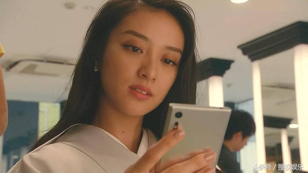 靠一本《黑色笔记本》，看这位暗黑女王如何变成银座最年轻妈妈桑