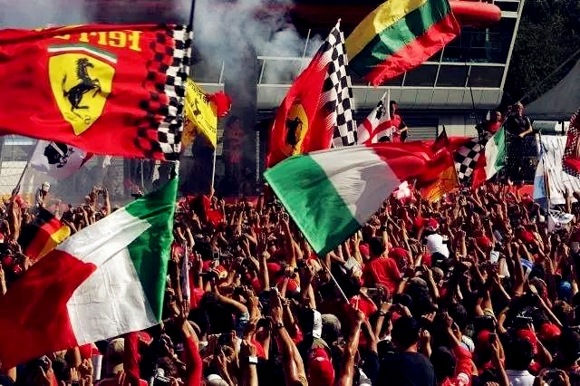 涓栫晫鏉痜1,涓栫晫鏉溅杩风溂涓殑f1