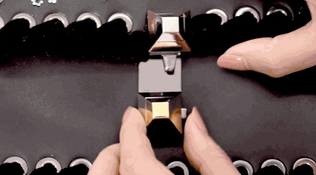 总说要Chanel、LV包包，但你连锁扣怎么打开都不知道！