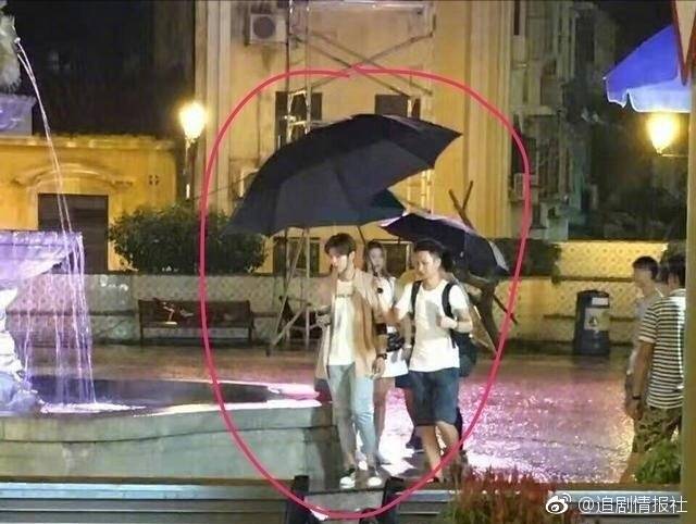 甜蜜暴击鹿晗喷水池许愿,甜蜜暴击鹿晗为关晓彤接戏