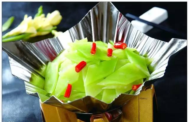 为什么秋天嘴巴容易上火,为什么秋天容易上火感冒