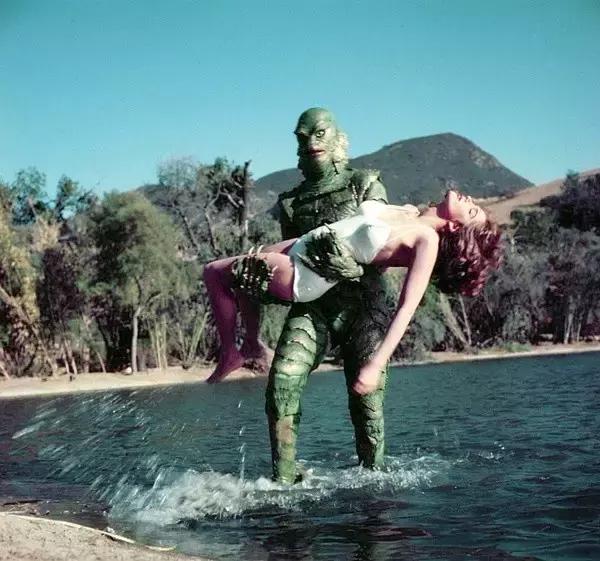 恐怖电影推荐前十名鬼片清单,必看的十部顶级恐怖片目录