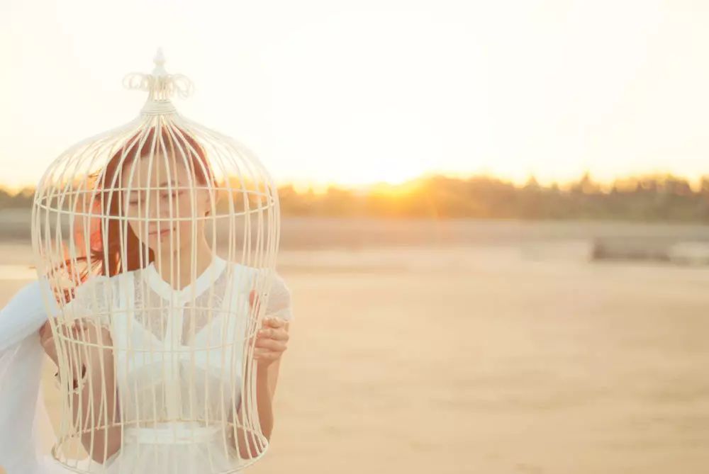 从步入婚姻的殿堂到迎来爱的结晶,从婚姻的殿堂到成家生子