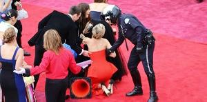 太大胆她身穿360°透视或遭封杀