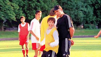 动画长颈鹿高台跳水,今日趣图最新视频