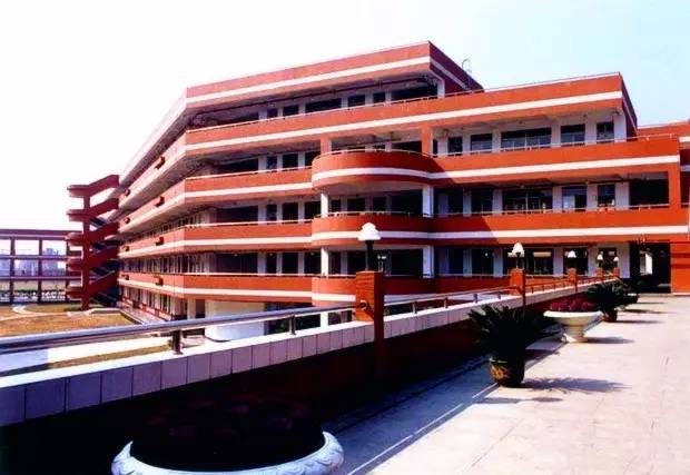 上海100多所学校同时被国家点名表扬！有没有你的母校？