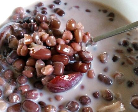 最近好多人头上都长这个东东，尤其是女生，可以多吃点薏米调理下