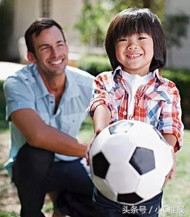怎么从小培养孩子的足球能力,怎么让孩子更快了解足球的位置