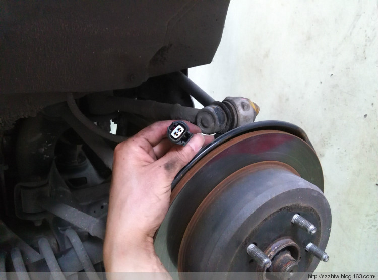 12代皇冠胎压故障灯亮怎么消除,18年丰田皇冠胎压灯怎么消除