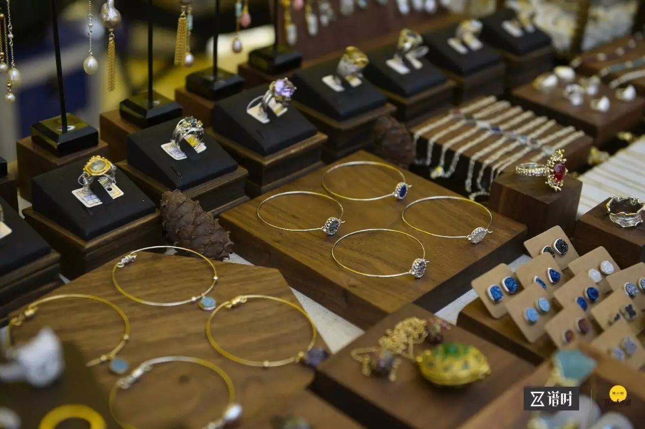 soho西区广告牌 (建外soho西区广告牌)