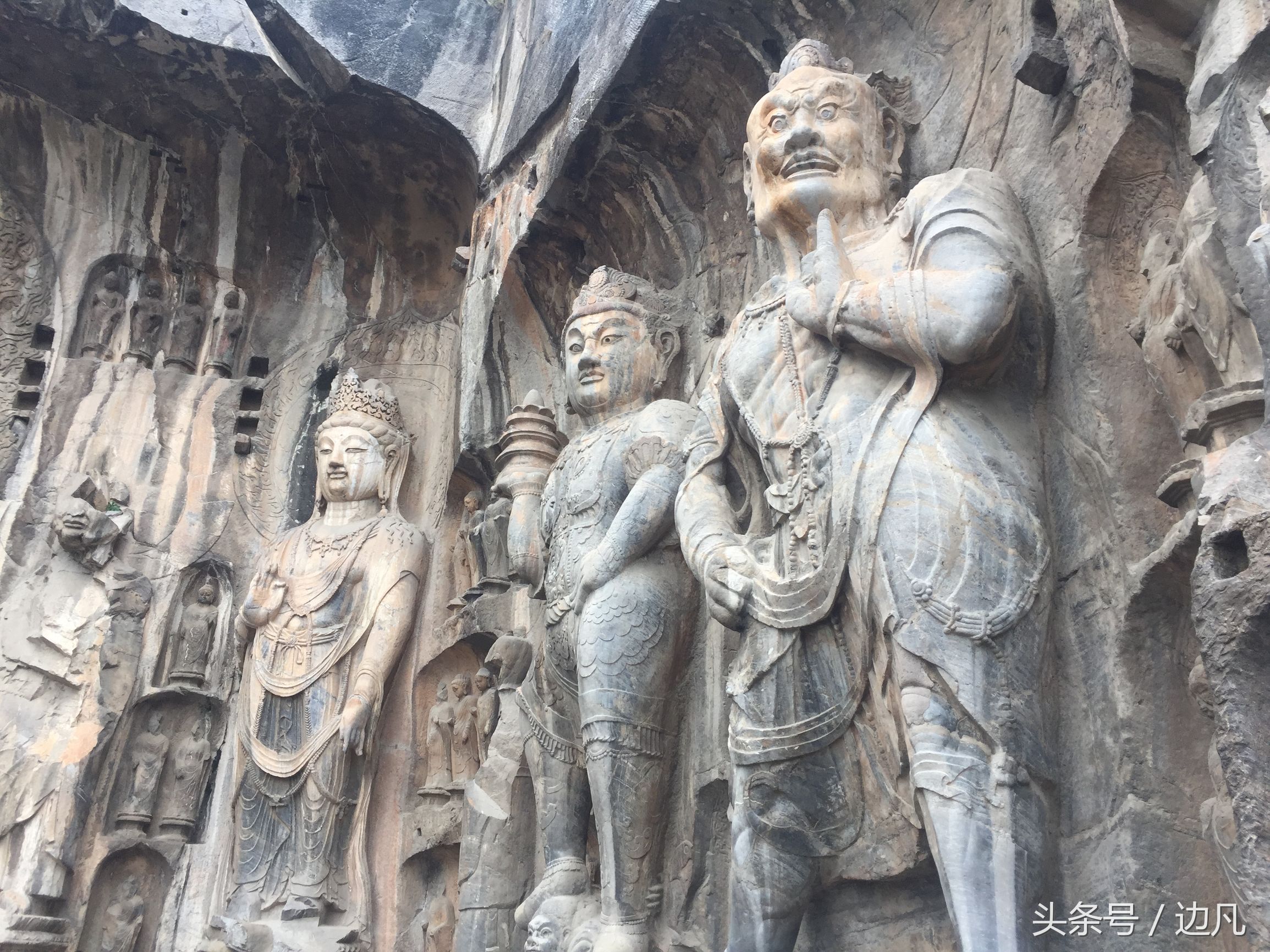 千年古都洛阳龙门石窟,被誉为东方维纳斯的是哪个石窟