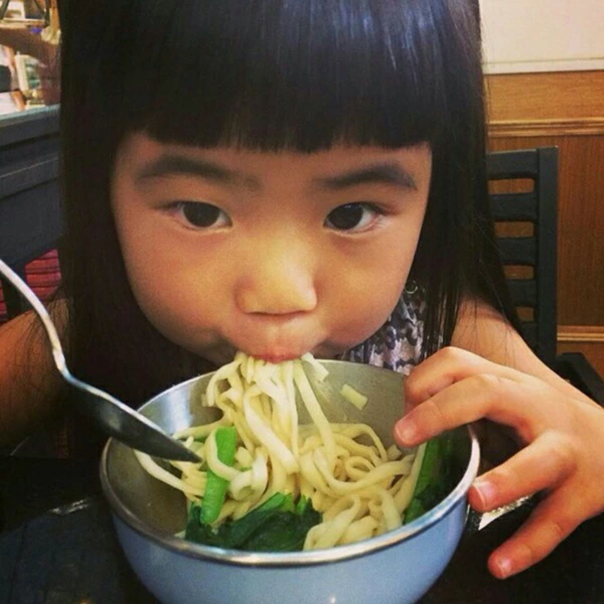 《中餐厅》里的张亮原来是个炫女狂魔，每天不重样！