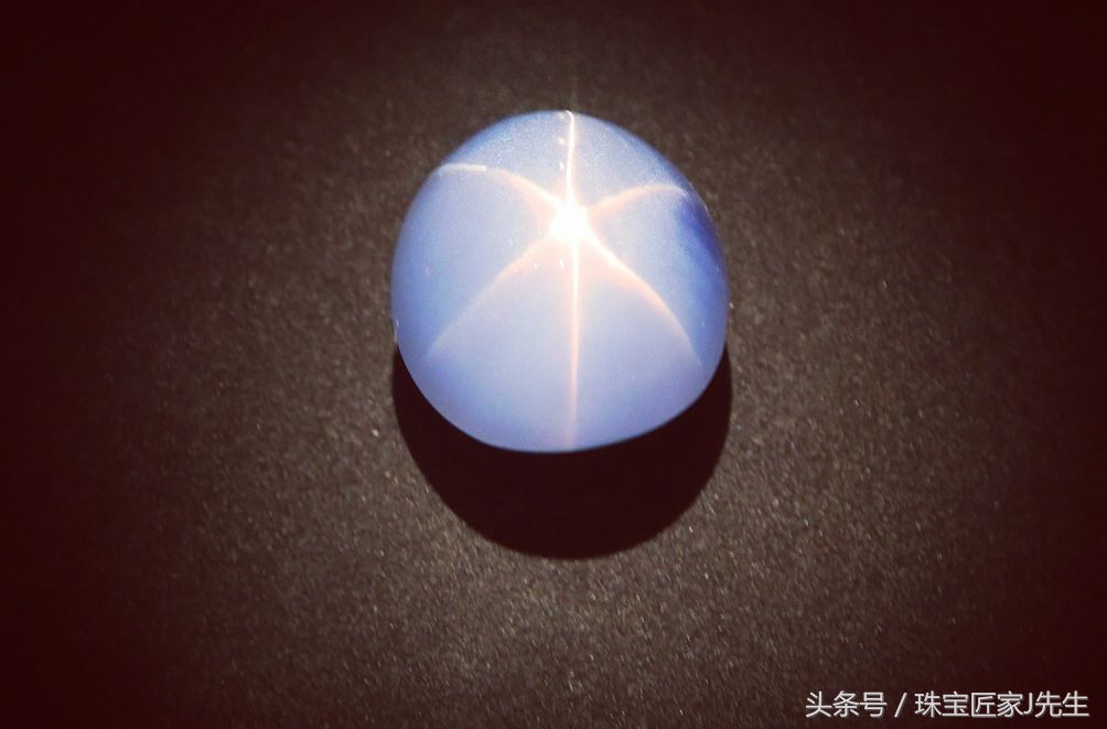 比“4个2带俩王”还牛的那些星光蓝宝石