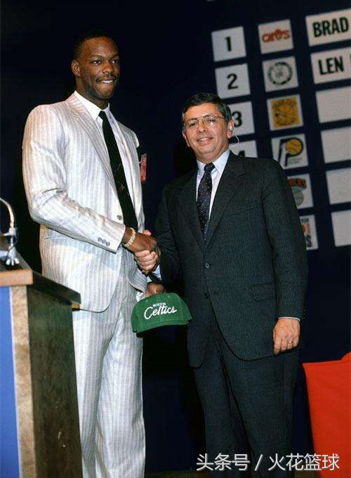 世界十大体坛人物,世界足坛15大英年早逝的球员